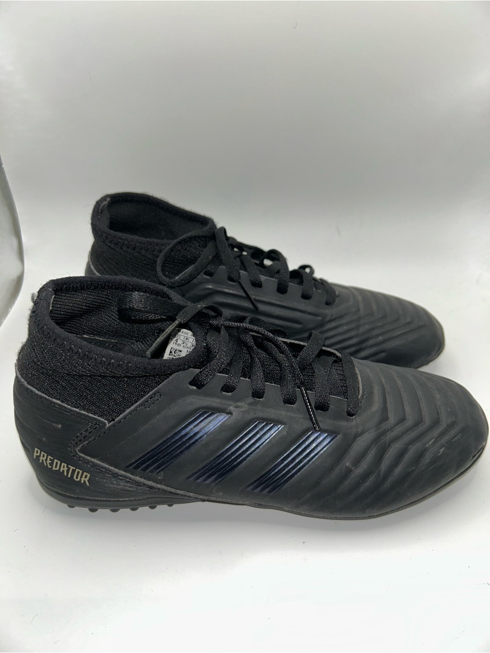 Adidas Predator tango 19.3 black kids shoes size 4
